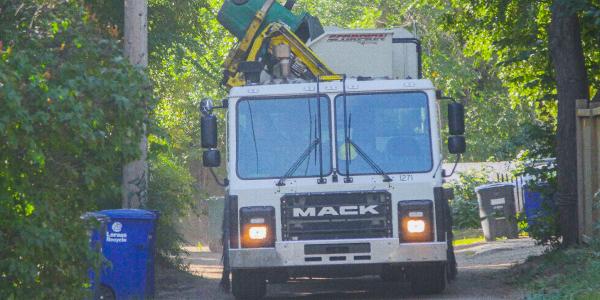 Picture of Garbage Truck in back lane